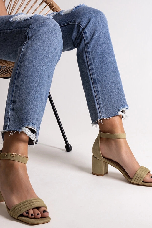 Zaļas Johara zempapēžu sandales