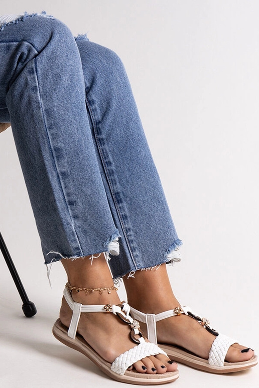 Izodora baltas pītas sandales