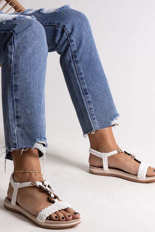 Izodora baltas pītas sandales