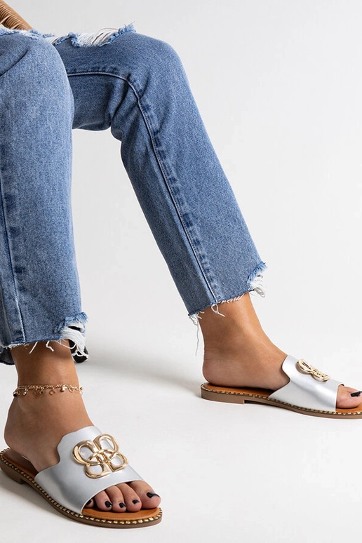Sudraba flip-flops ar dekoratīvu...