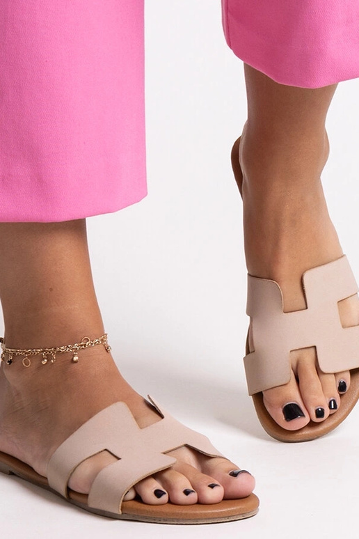 Bežīgas klasiskas čības Juma