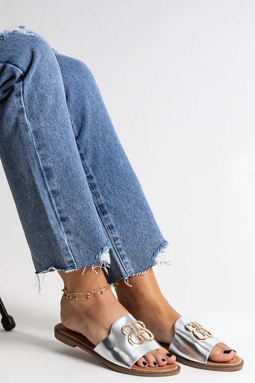 Sudraba flip-flops ar dekoratīvu...