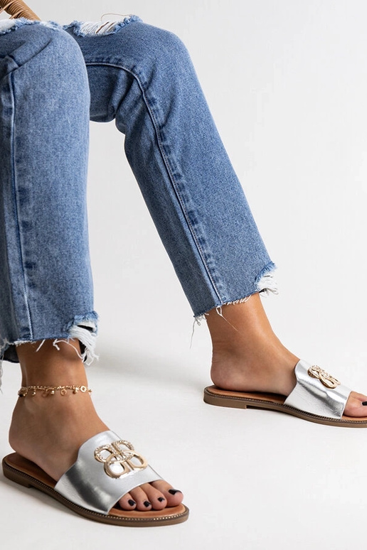 Sudraba flip-flops ar dekoratīvu...
