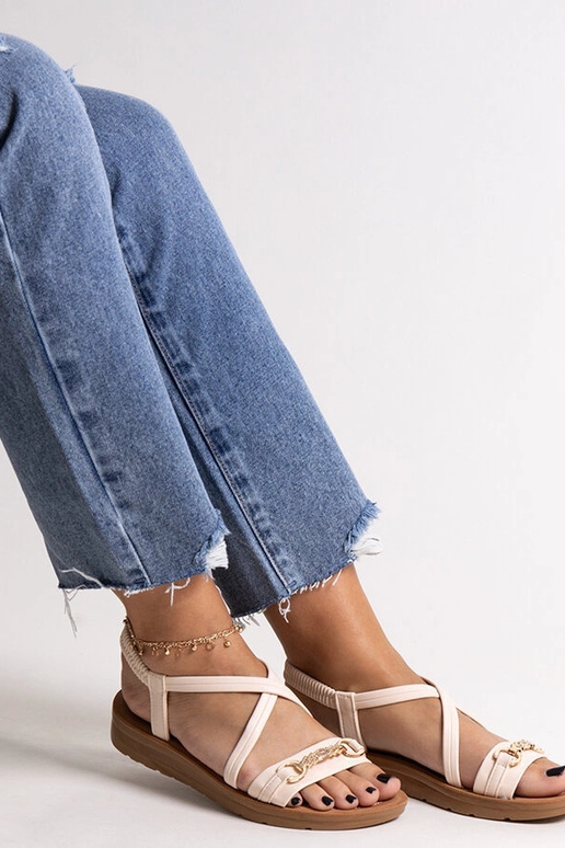 Bēšas sandales ar zelta sprādzi Pamphila