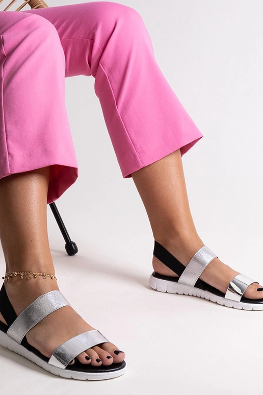 Evelynia sudraba plakanas sandales