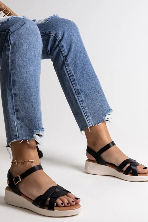 Khalida Black Low Wedge sandales