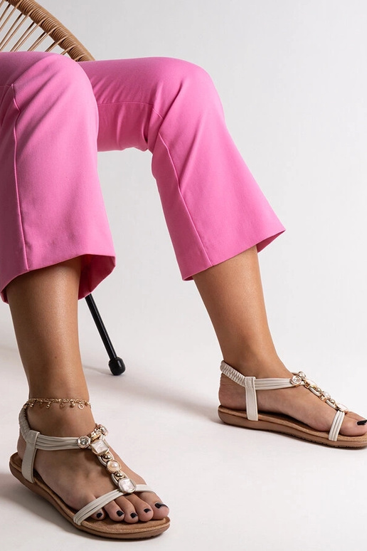 Bēšas sandales ar akmeņiem Degnia