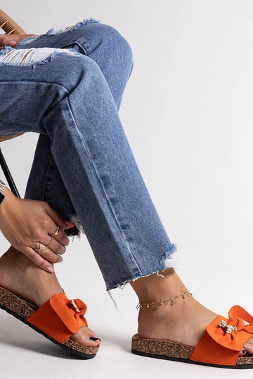 Oranžas flip-flops ar banti un lācīti Seganu