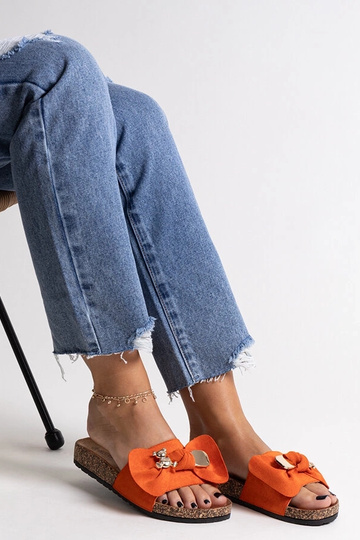 Oranžas flip-flops ar banti un lācīti Seganu 2