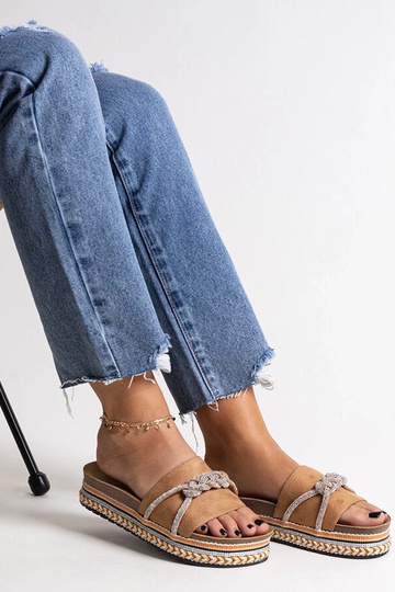 Brūnas flip-flops, kas... 2