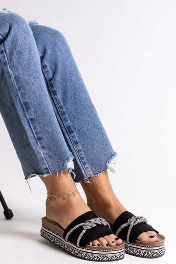 Melnas flip-flops, kas... 2