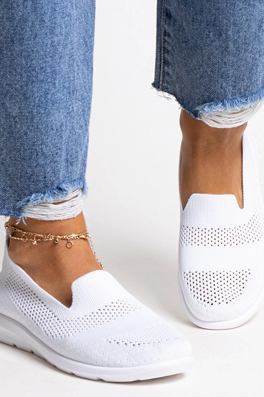 Rahima baltas kedas ar putu zolēm