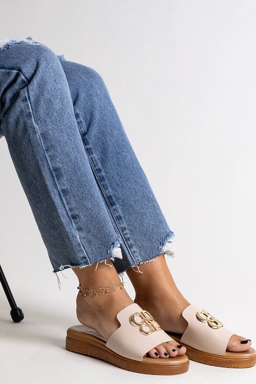 Bēšas flip-flops ar dekoratīvu...