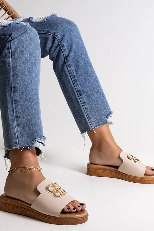 Bēšas flip-flops ar dekoratīvu...