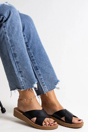 Burtuka melnas ķīļveida... 2