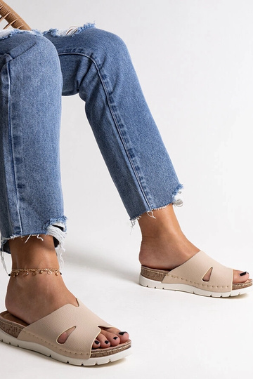 Bēšas flip-flops ar ādas iekšzoli Masha