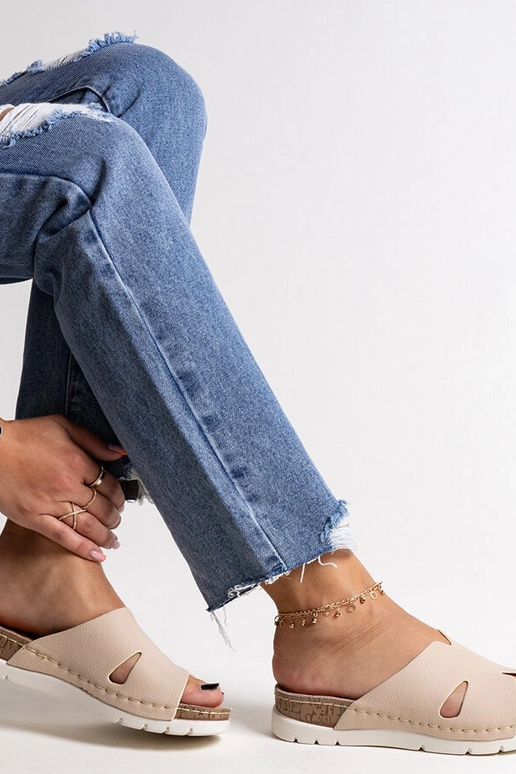 Bēšas flip-flops ar ādas iekšzoli Masha