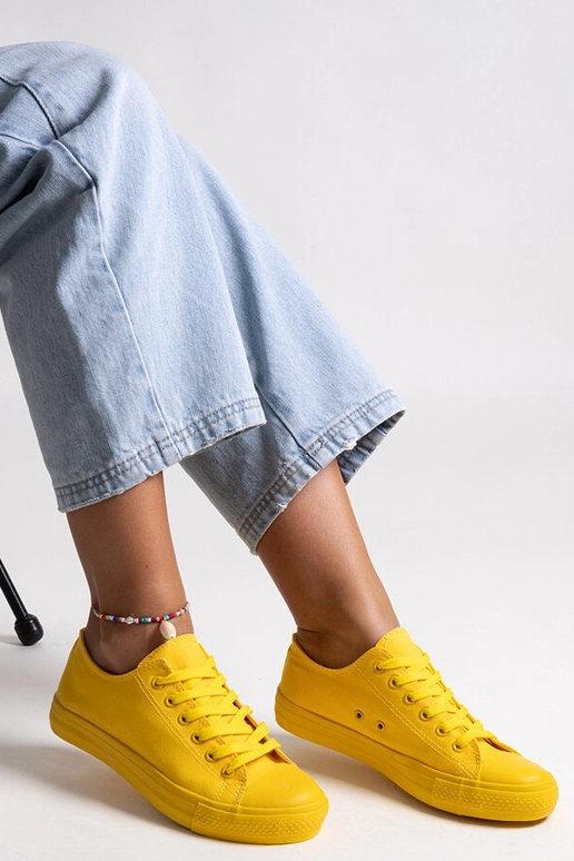 Dzeltenas klasiskas Nudar kedas