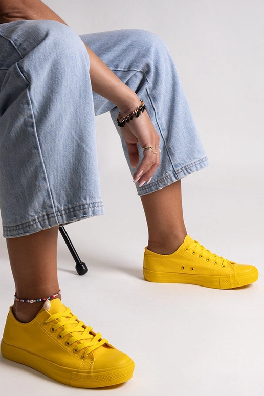 Dzeltenas klasiskas Nudar kedas