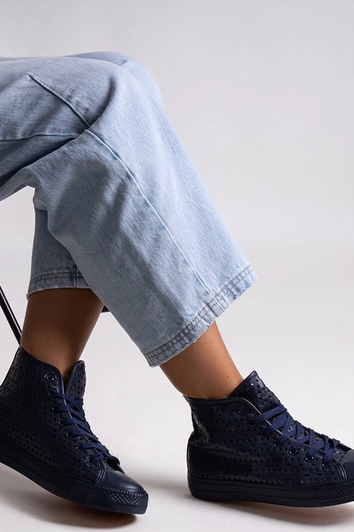 Tumši zilas augstas ažūras kedas Madala