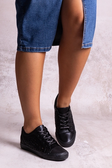 Melnas ažūra Safune kedas