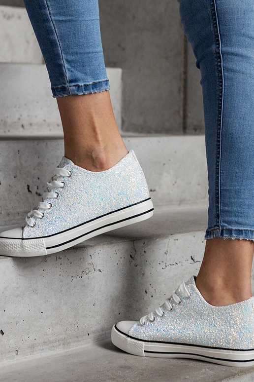 Zaļas spīdīgas augstas kedas Jadwa