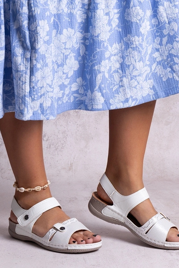 Huri baltas platformas...