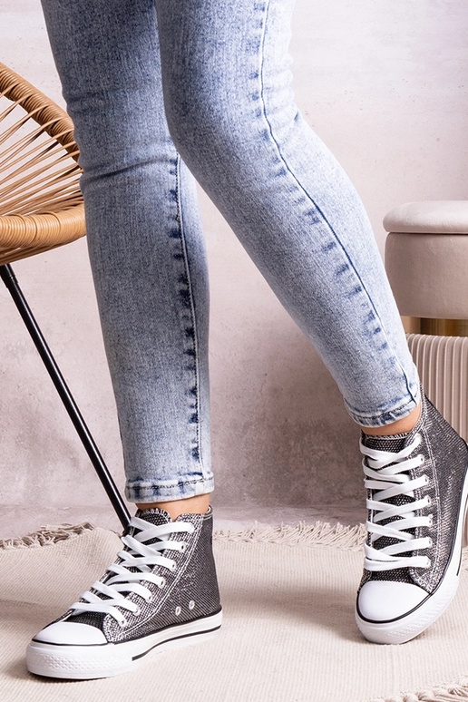 Melnas augstas augšdaļas kedas no...