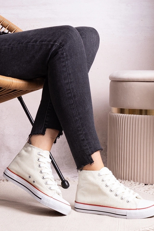 Baltas augstas augšdaļas kedas no...