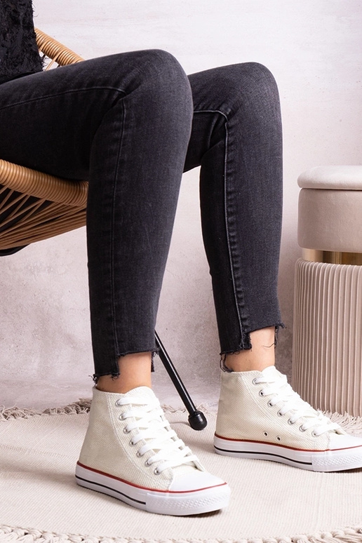 Baltas augstas augšdaļas kedas no...