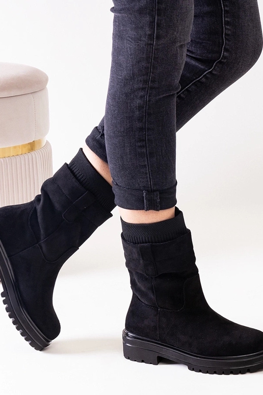 Melni uzvelkami puszābaki ar Ralia zeķi