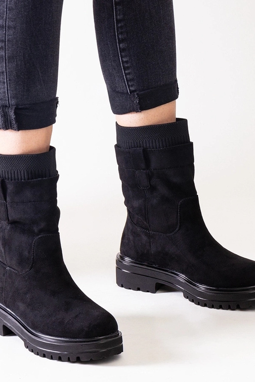 Melni uzvelkami puszābaki ar Ralia zeķi