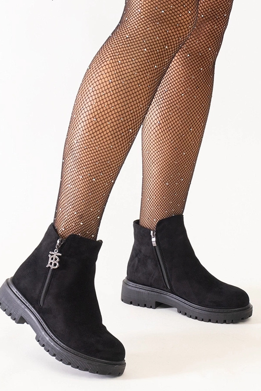 Melni puszābaki ar dekoratīvu kulonu...