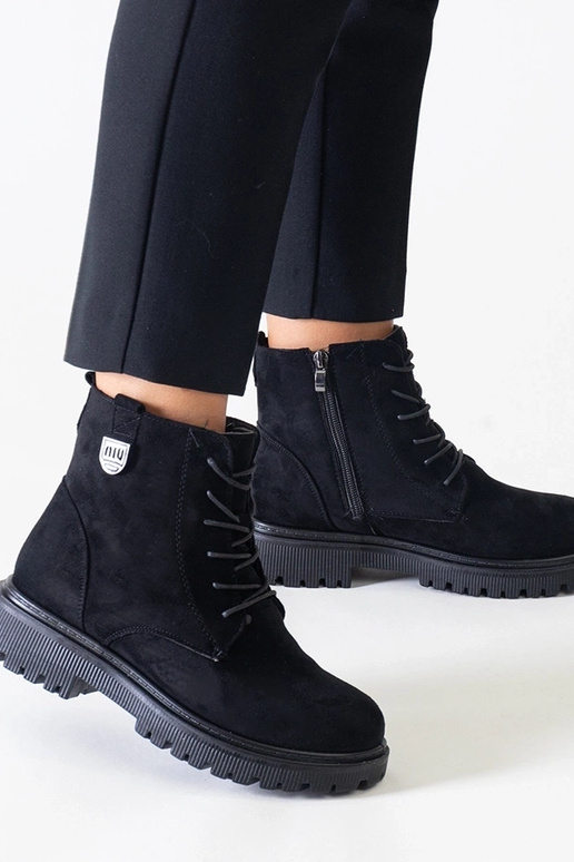 Melni mākslīgās zamšas darba apavi uz...