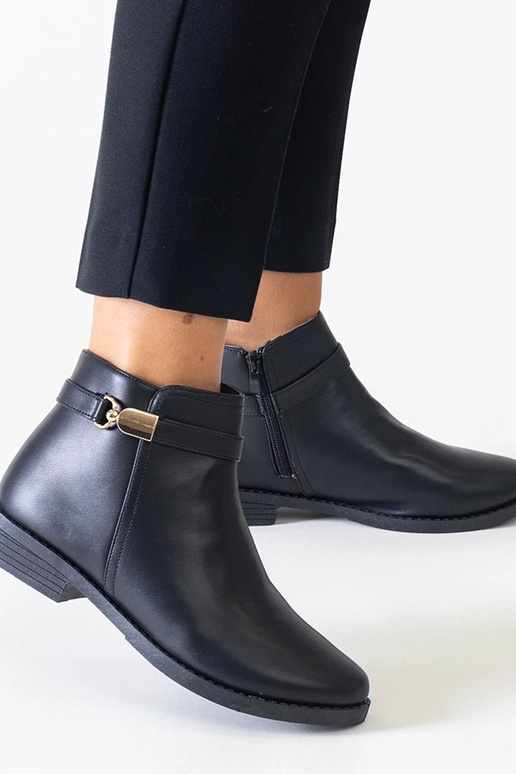 Melni zābaki ar zelta ieliktņiem,...