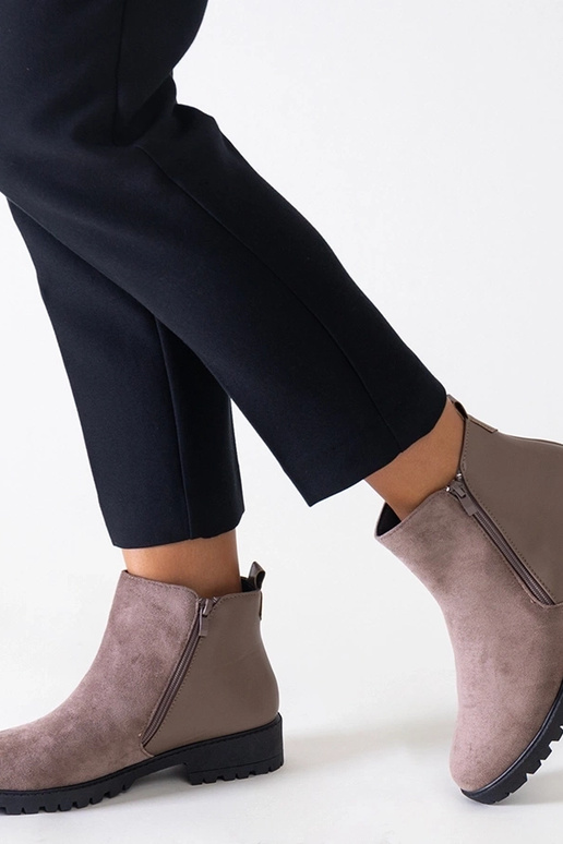 Brūnas mākslīgās zamšas platformas...