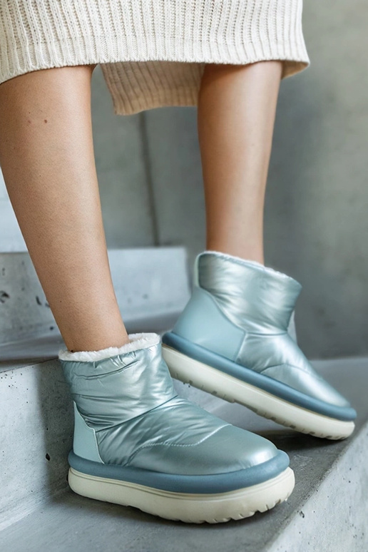 Gaiši zaļi silti Cores platformas...