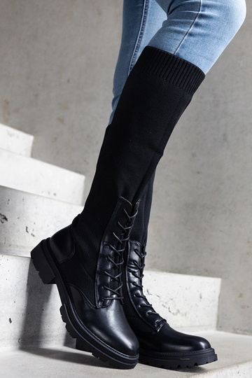 Melni slip-on zābaki ar... 2