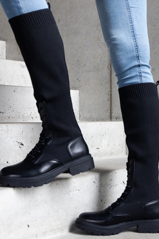 Melni slip-on zābaki ar elastīgu...