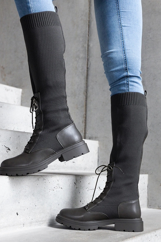 Zaļi uzvelkami zābaki ar auduma...