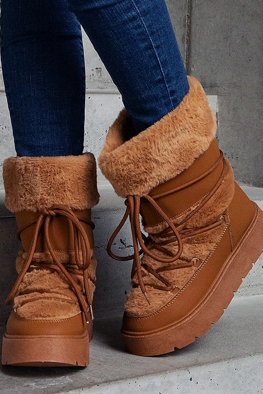 Brūni izolēti šņorējami sniega...