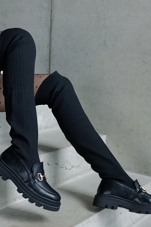 Melni zābaki ar elastīgu augšdaļu uz...