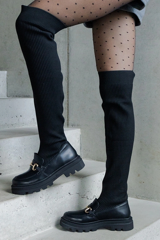 Melni zābaki ar elastīgu augšdaļu uz...