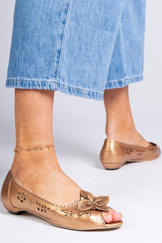 Rozā sandali uz platformas Salt