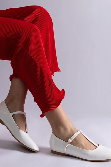 Balti lakoti balerīnas ar...