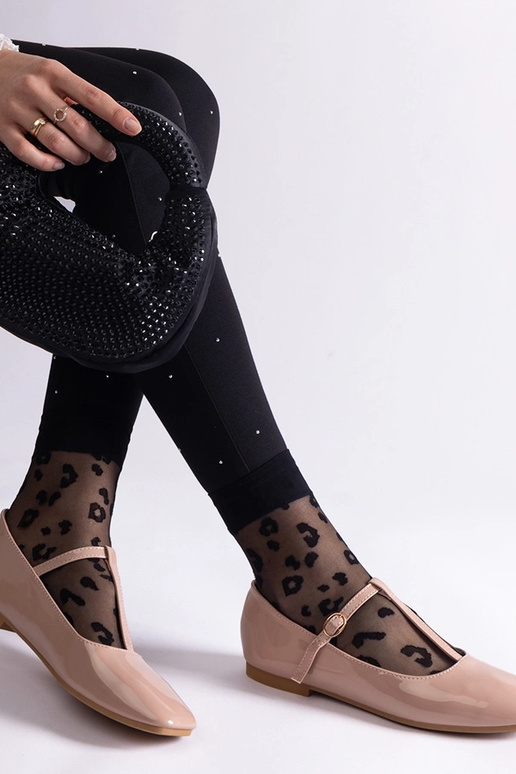 Bēšs lakādas balets ar Marseļas siksniņu