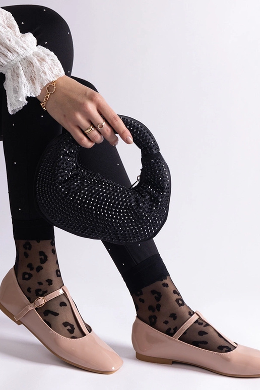 Bēšs lakādas balets ar Marseļas siksniņu