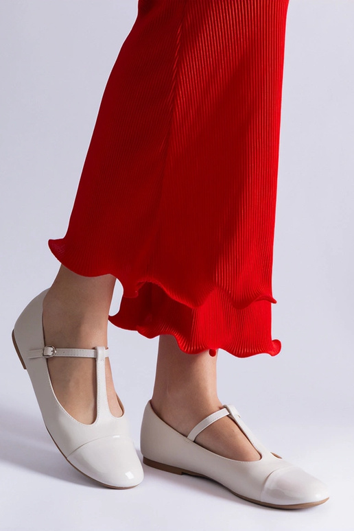 Gloriana baltas lakādas balerīnas ar...