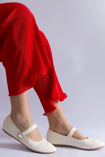 Baltas balets ar matētu...