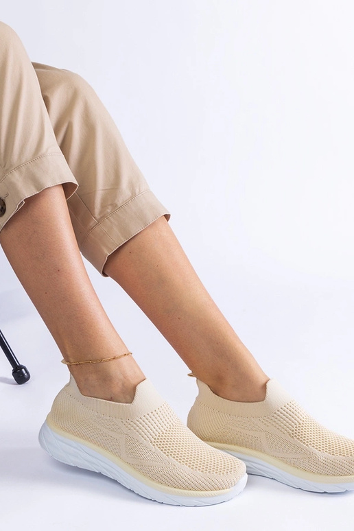 Bežīgas sporta apavas bez šņorēm... Bežīgas sporta apavas bez šņorēm...